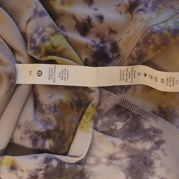 Lululemon size 14 align high rise 28" - Picture 9 of 9